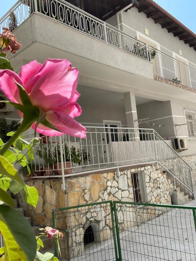Large Apartment Vlore Luaran gambar