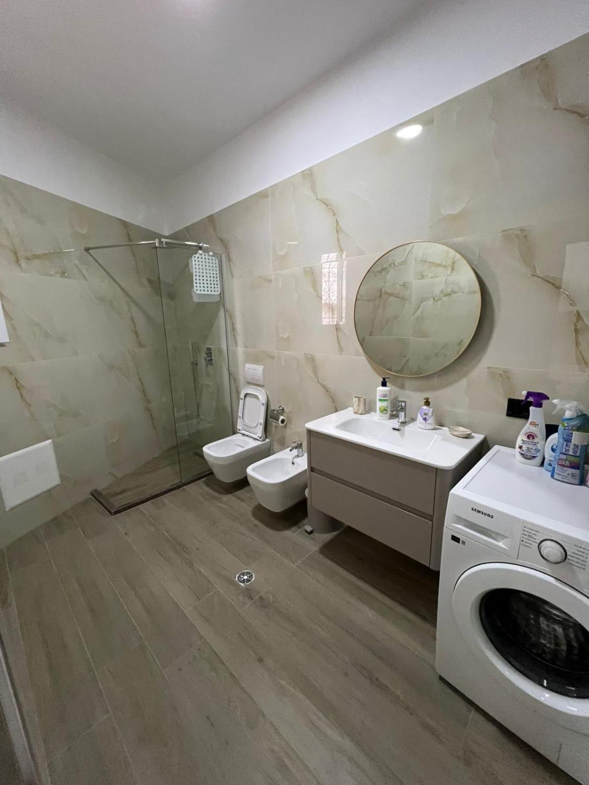 Large Apartment Vlore Luaran gambar