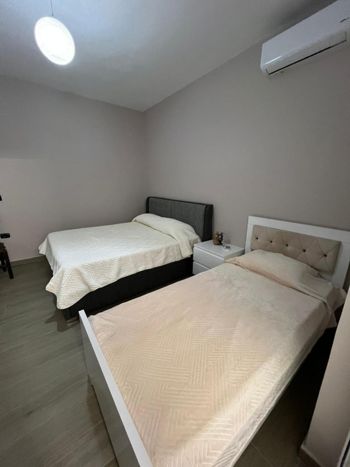 Large Apartment Vlore Luaran gambar