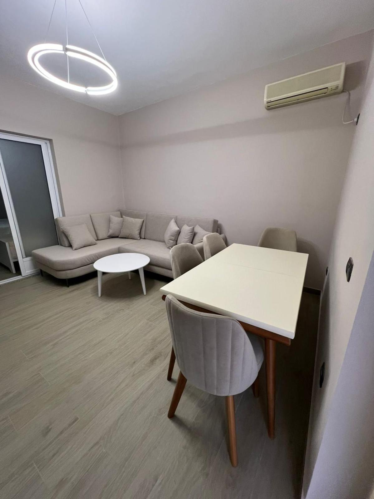 Large Apartment Vlore Luaran gambar